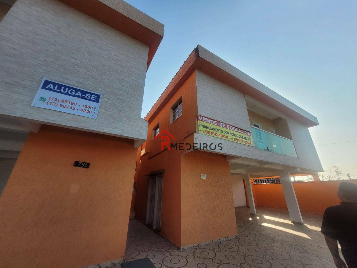 Casa à venda com 2 quartos, 70m² - Foto 2