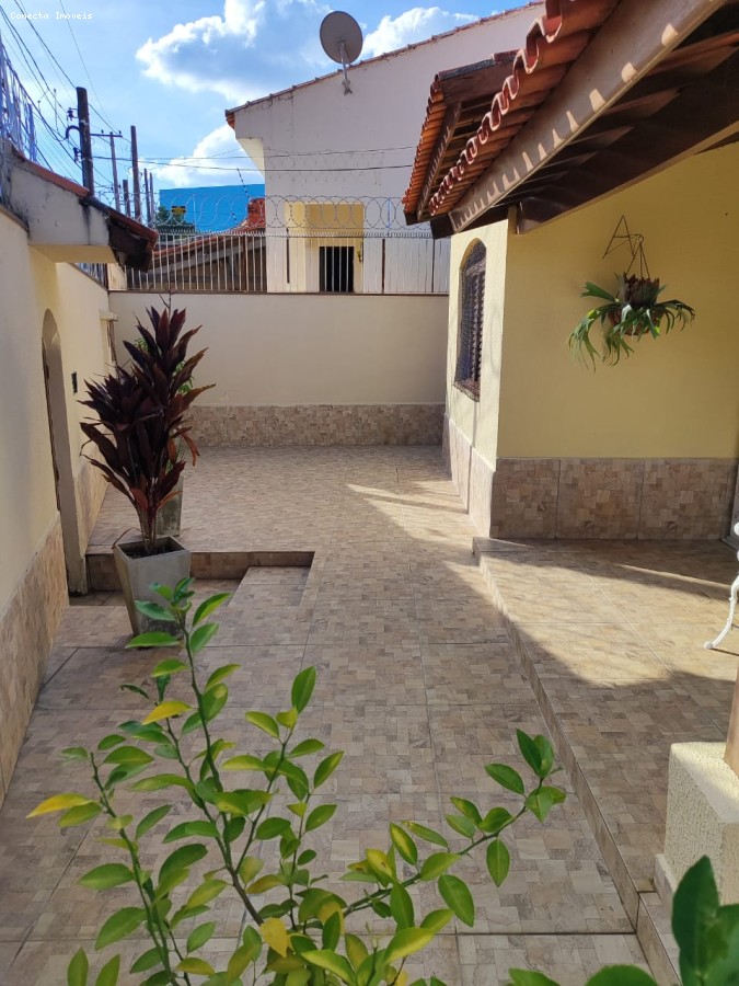Casa à venda com 2 quartos, 115m² - Foto 3