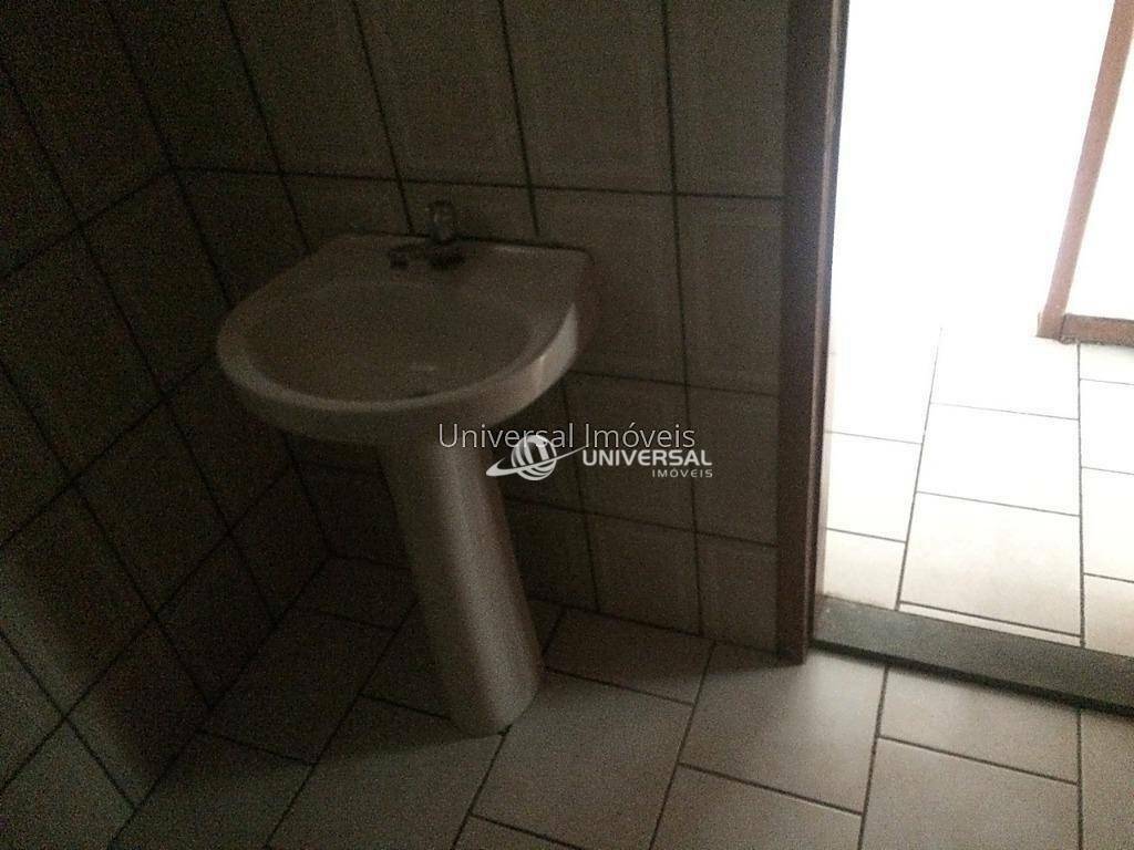 Apartamento para alugar com 2 quartos, 107m² - Foto 15
