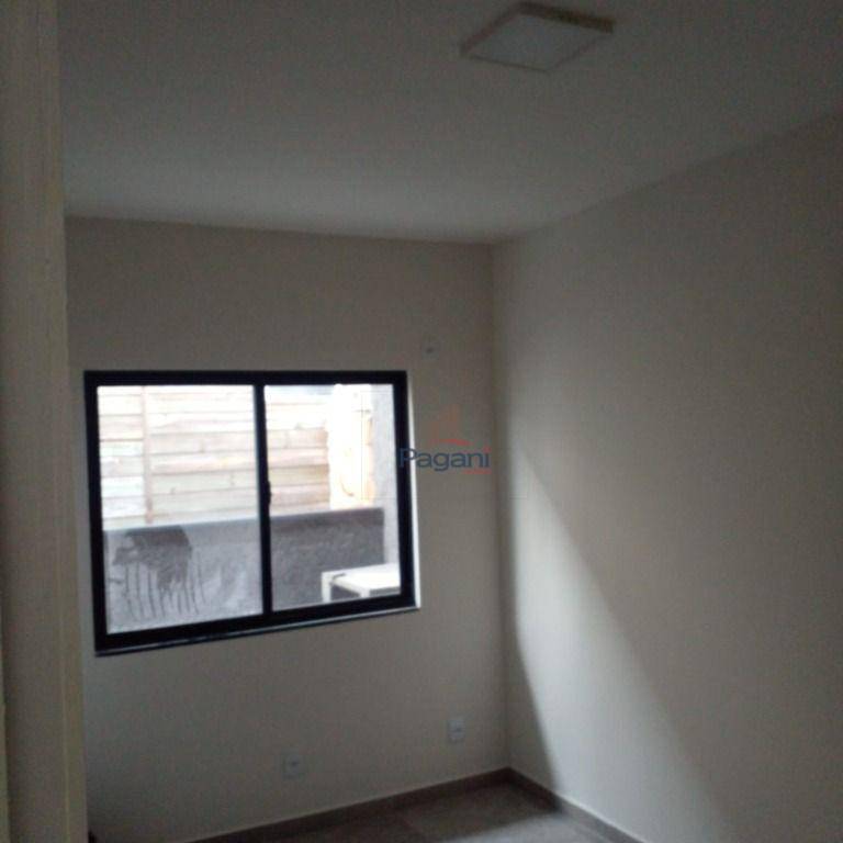 Casa à venda com 2 quartos, 47m² - Foto 5