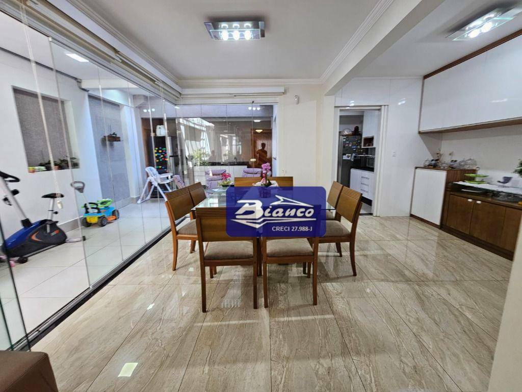 Sobrado à venda com 3 quartos, 200m² - Foto 8