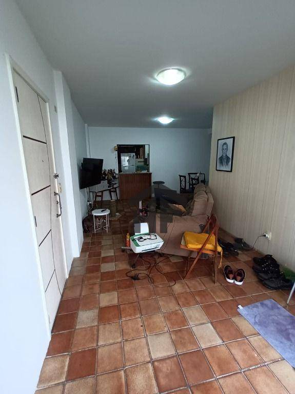 Apartamento à venda com 3 quartos, 159m² - Foto 5