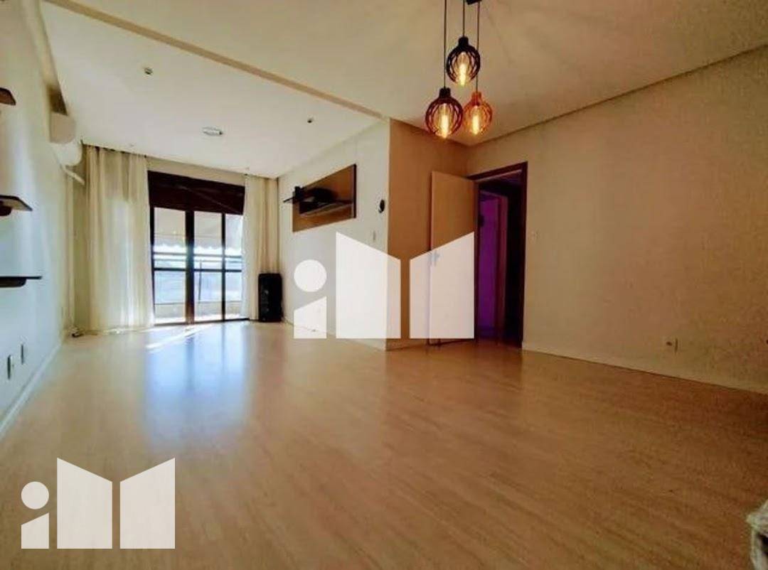 Apartamento à venda com 3 quartos, 147m² - Foto 1