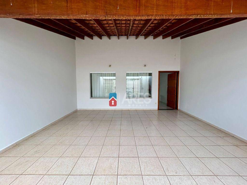 Casa à venda com 3 quartos, 120m² - Foto 2