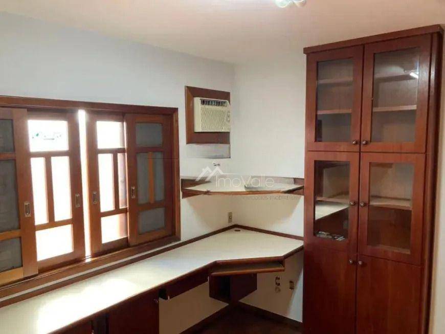 Casa de Condomínio para alugar com 6 quartos, 300m² - Foto 17