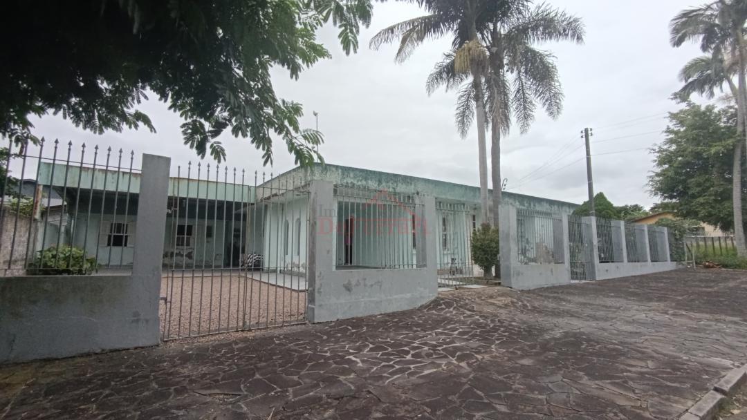 Casa à venda com 3 quartos, 171m² - Foto 1