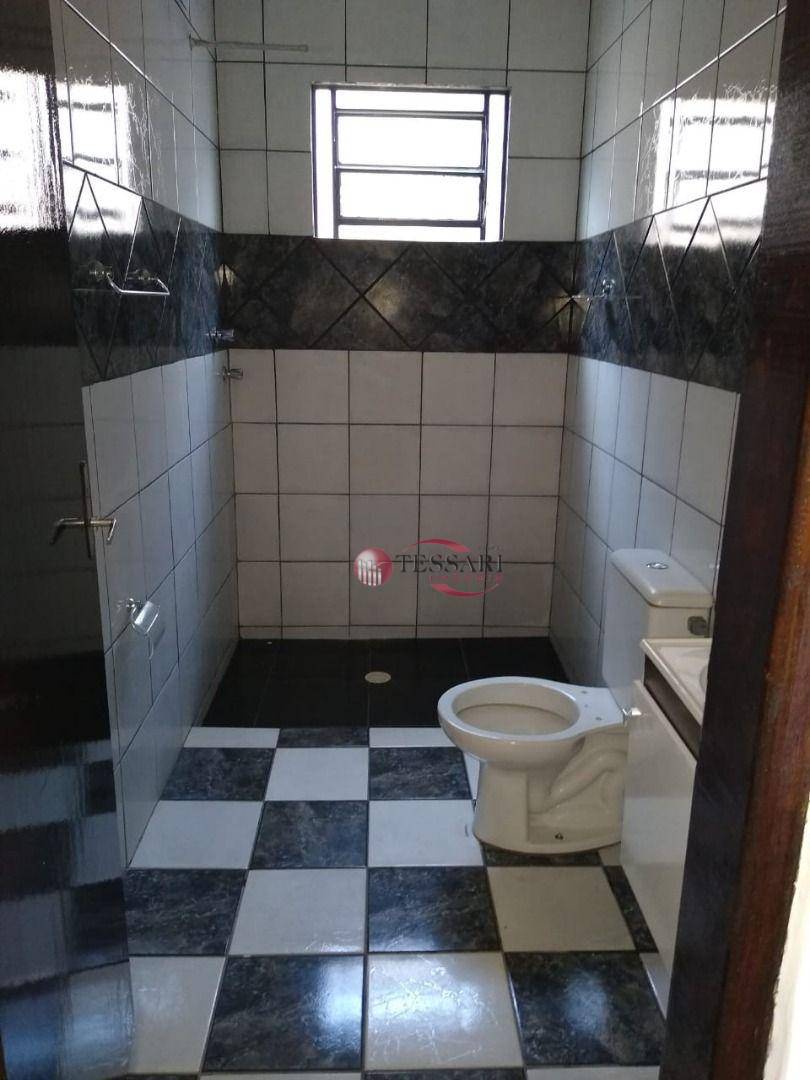 Casa para alugar com 3 quartos, 100m² - Foto 8