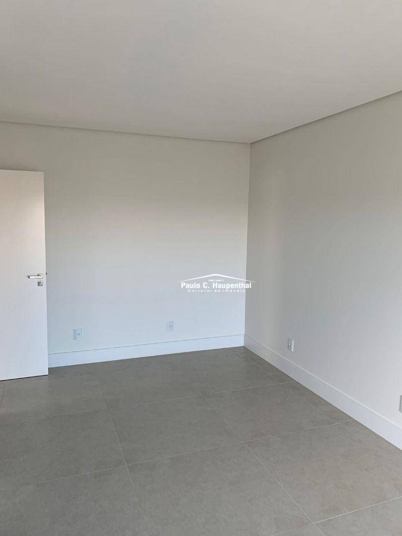 Apartamento à venda com 3 quartos, 137m² - Foto 29