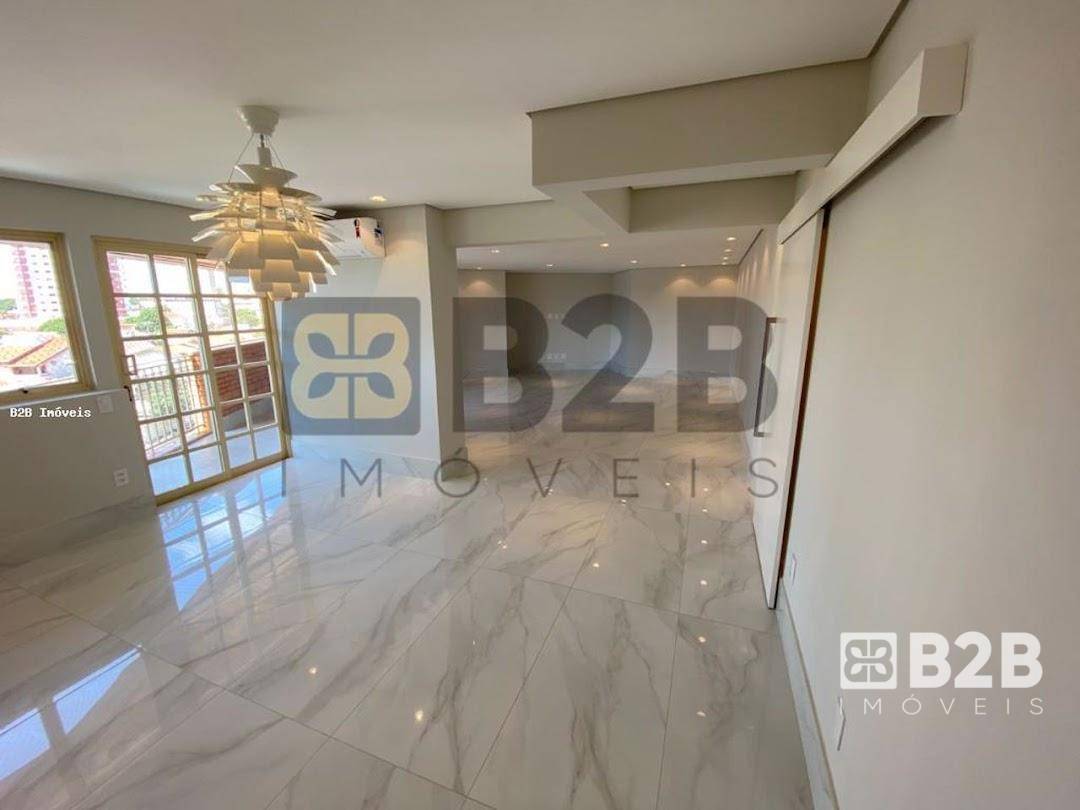 Apartamento à venda com 3 quartos, 207m² - Foto 3