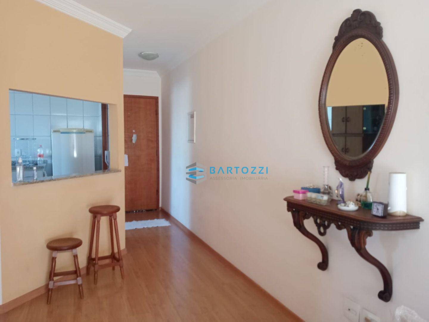 Apartamento à venda com 2 quartos, 70m² - Foto 3