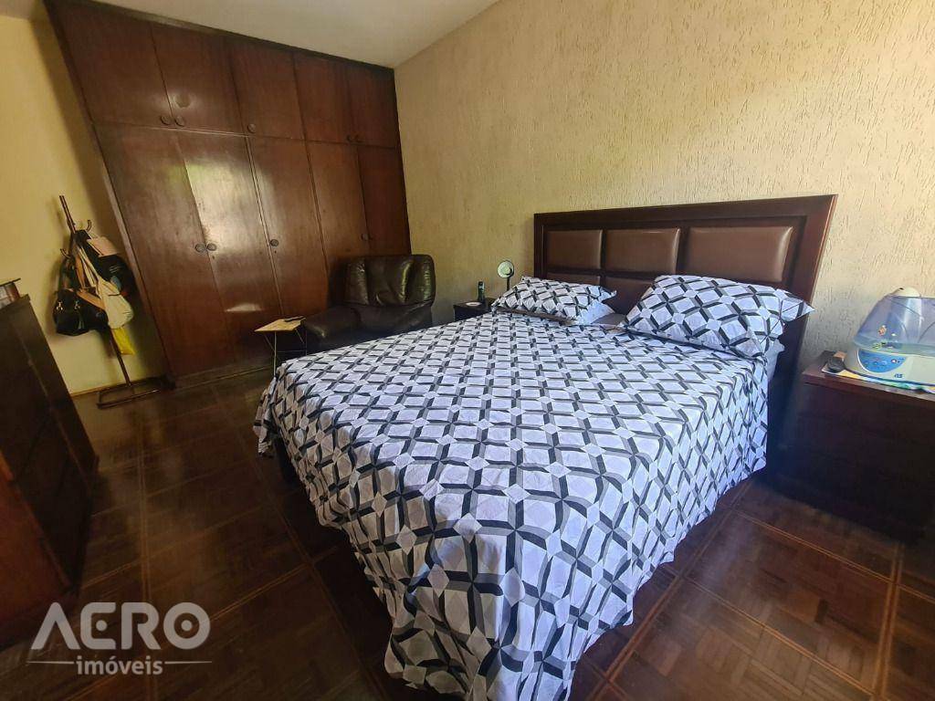 Casa à venda com 3 quartos, 316m² - Foto 31