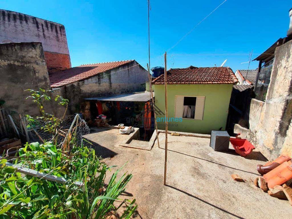 Casa à venda com 2 quartos, 200M2 - Foto 4