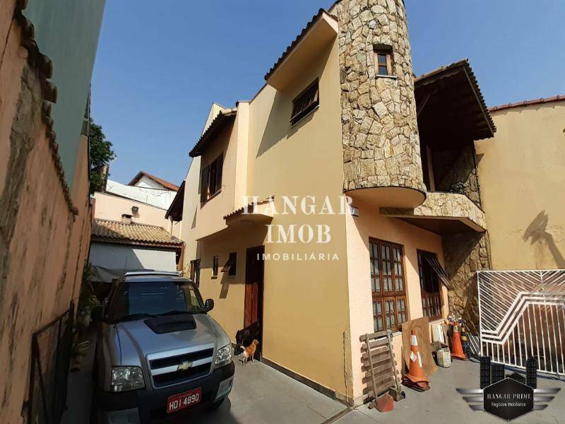 Casa à venda com 3 quartos, 1585m² - Foto 4