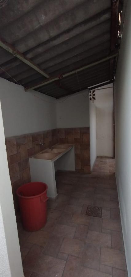 Casa para alugar com 2 quartos, 85m² - Foto 13