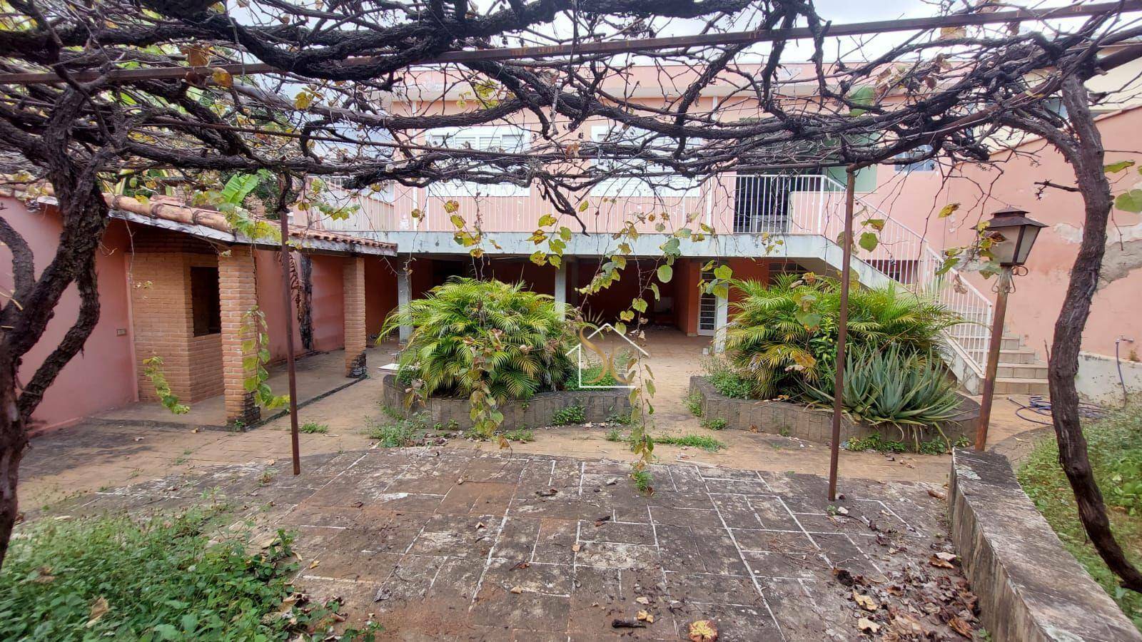 Casa à venda e aluguel com 3 quartos, 247m² - Foto 13