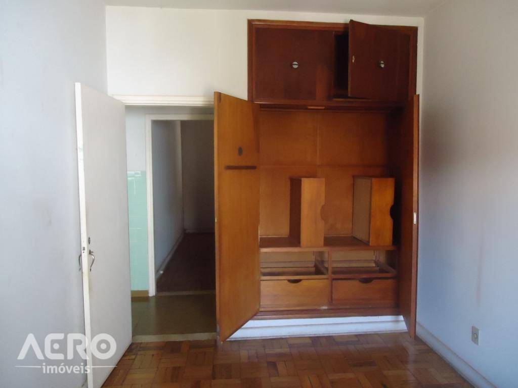 Casa à venda com 7 quartos, 350m² - Foto 34