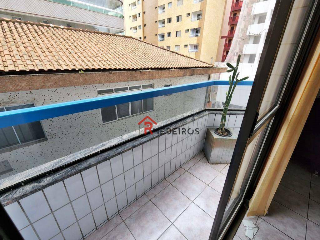 Apartamento à venda com 2 quartos, 70m² - Foto 4