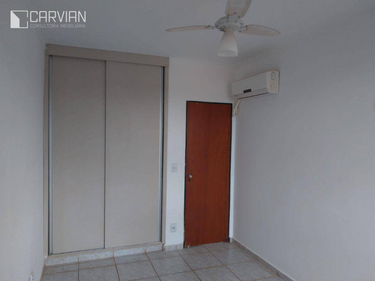 Apartamento à venda com 3 quartos, 76m² - Foto 4