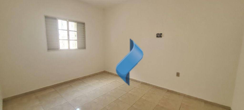 Casa para alugar com 2 quartos, 80m² - Foto 8