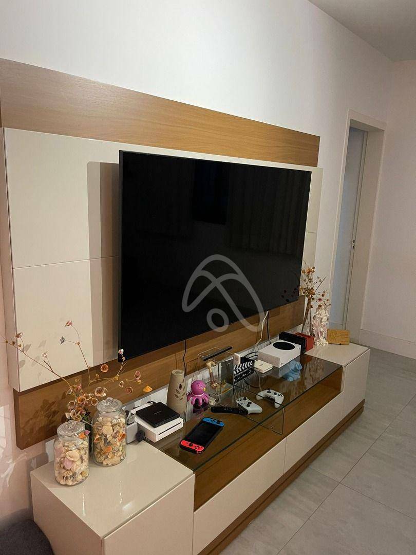 Apartamento à venda com 4 quartos, 190m² - Foto 2