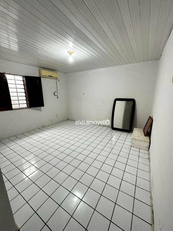 Casa à venda com 3 quartos, 250m² - Foto 5