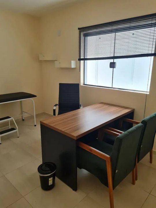 Casa à venda com 5 quartos, 230m² - Foto 2