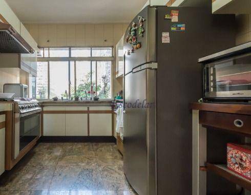 Apartamento à venda com 3 quartos, 266m² - Foto 7