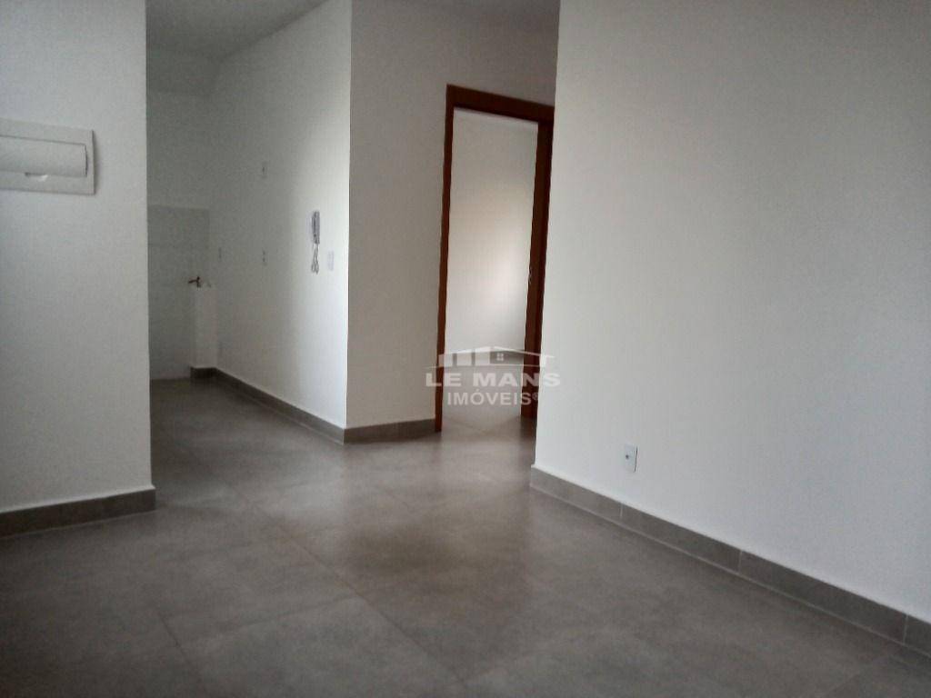 Apartamento para alugar com 2 quartos, 45m² - Foto 2
