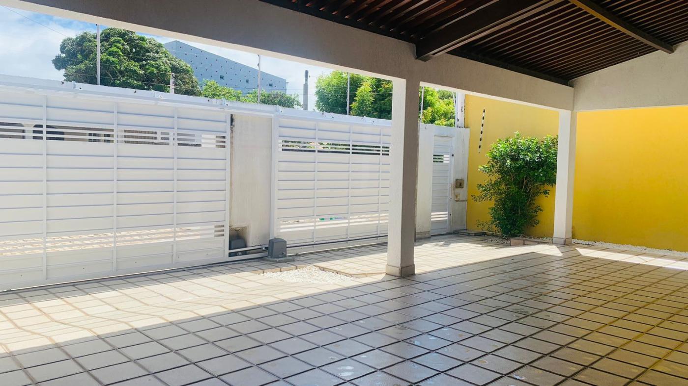 Casa para alugar com 2 quartos, 300m² - Foto 2