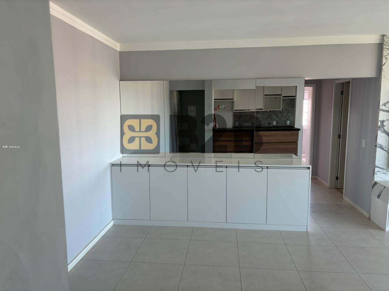 Apartamento para alugar com 3 quartos, 115m² - Foto 3