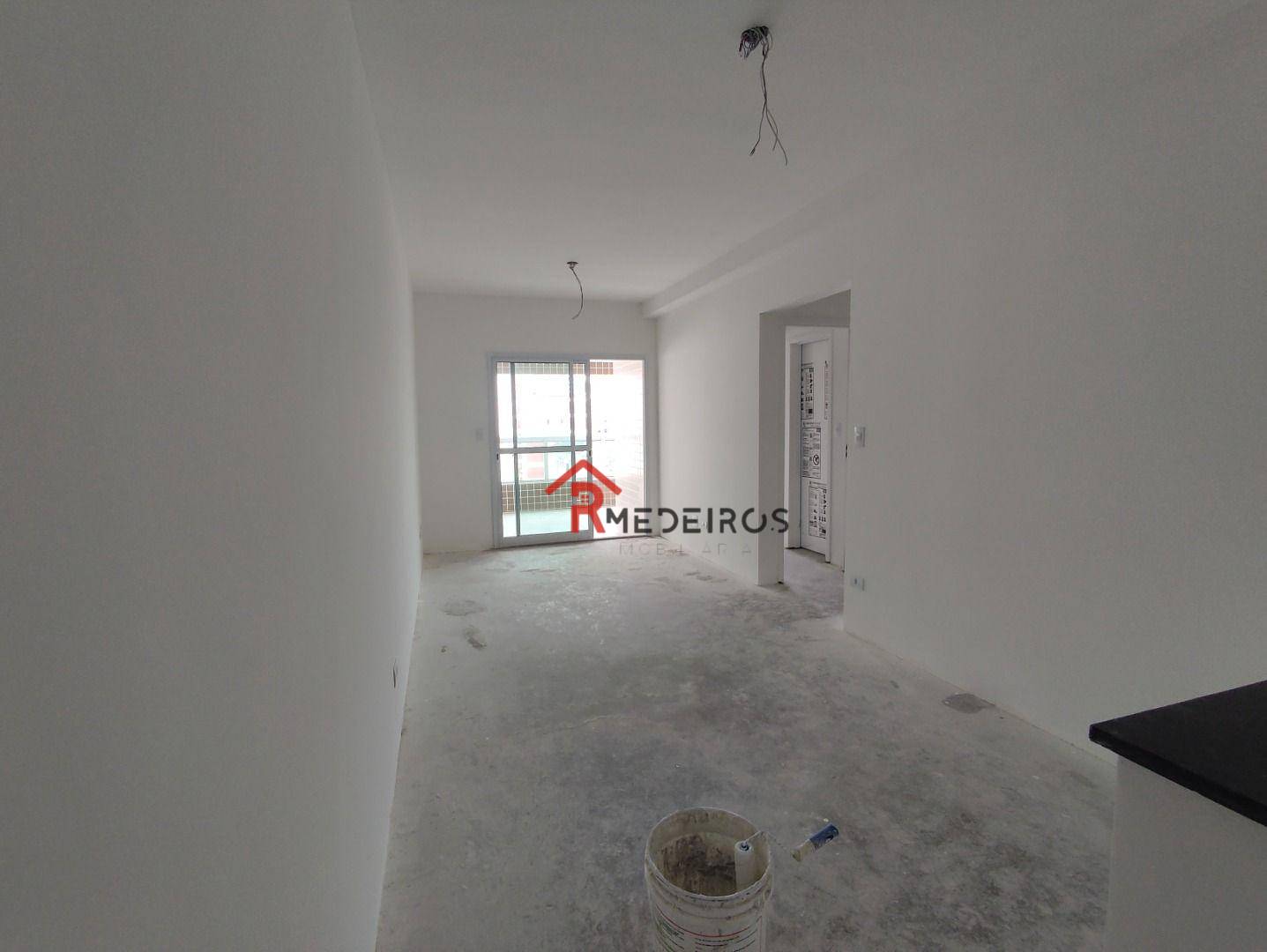 Apartamento à venda com 2 quartos, 70m² - Foto 3