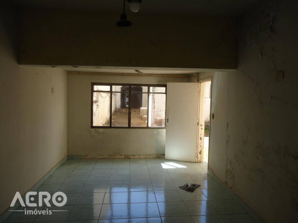 Casa à venda com 7 quartos, 350m² - Foto 27