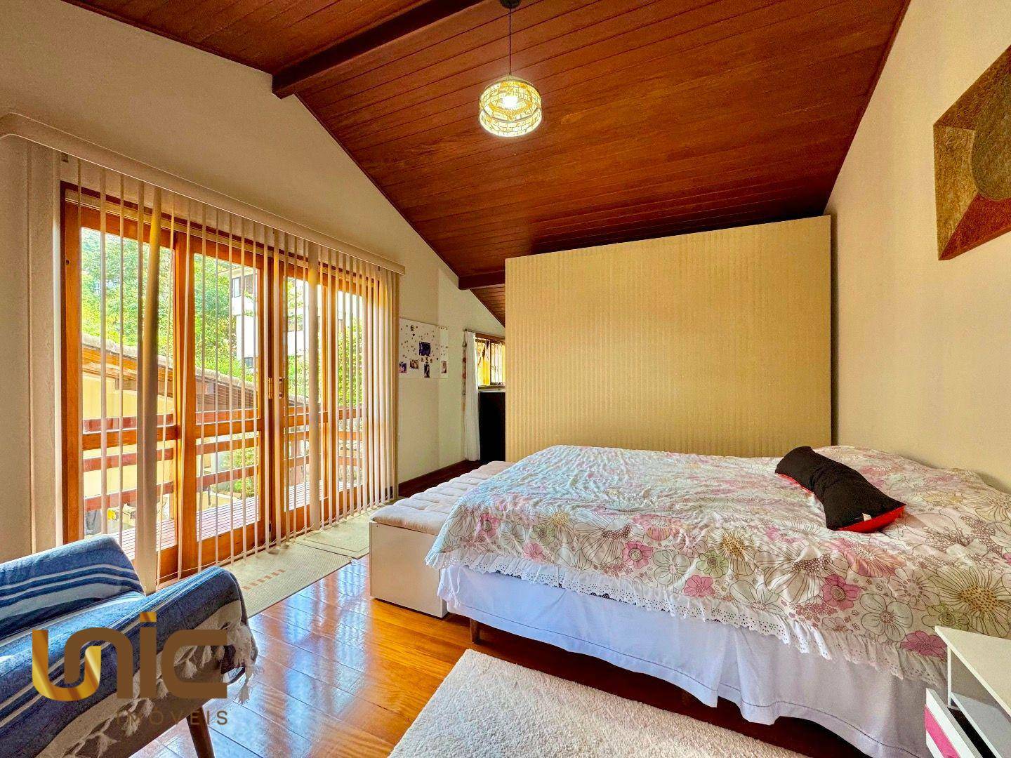 Casa à venda com 4 quartos, 220m² - Foto 36