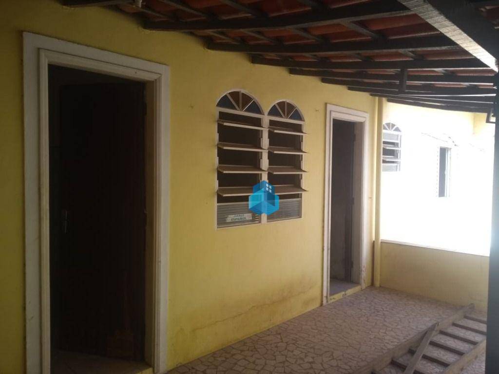 Casa à venda com 3 quartos, 160m² - Foto 1