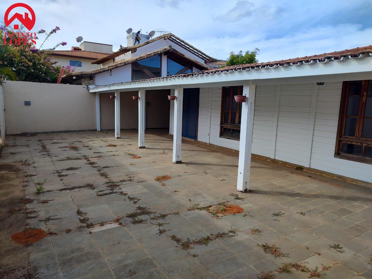 Casa à venda com 3 quartos, 400m² - Foto 1