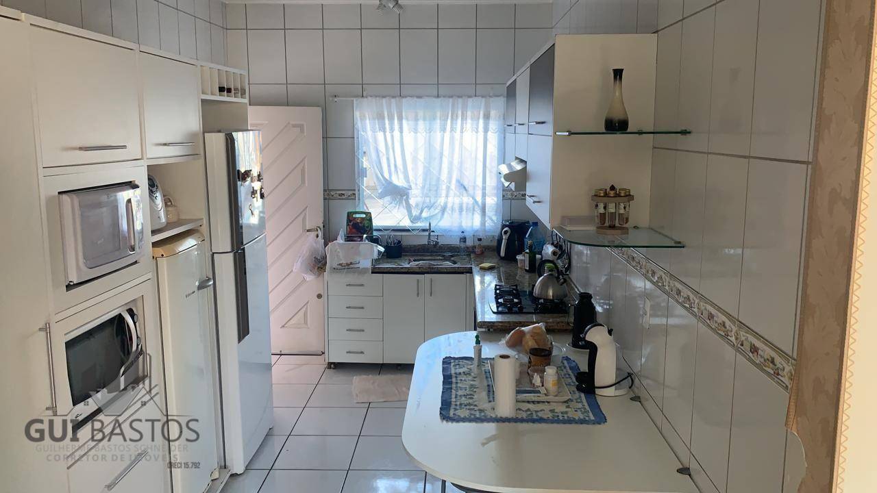 Casa à venda com 4 quartos, 350m² - Foto 17