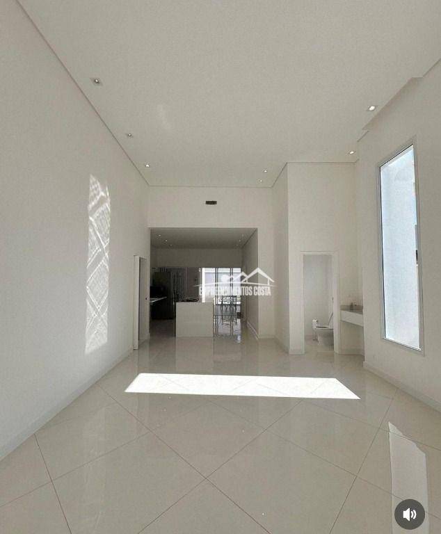 Casa de Condomínio à venda com 3 quartos, 228m² - Foto 4