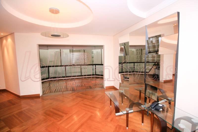 Apartamento para alugar com 4 quartos, 240m² - Foto 3