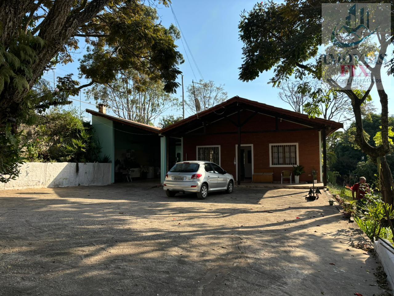 Fazenda à venda com 3 quartos, 120m² - Foto 1