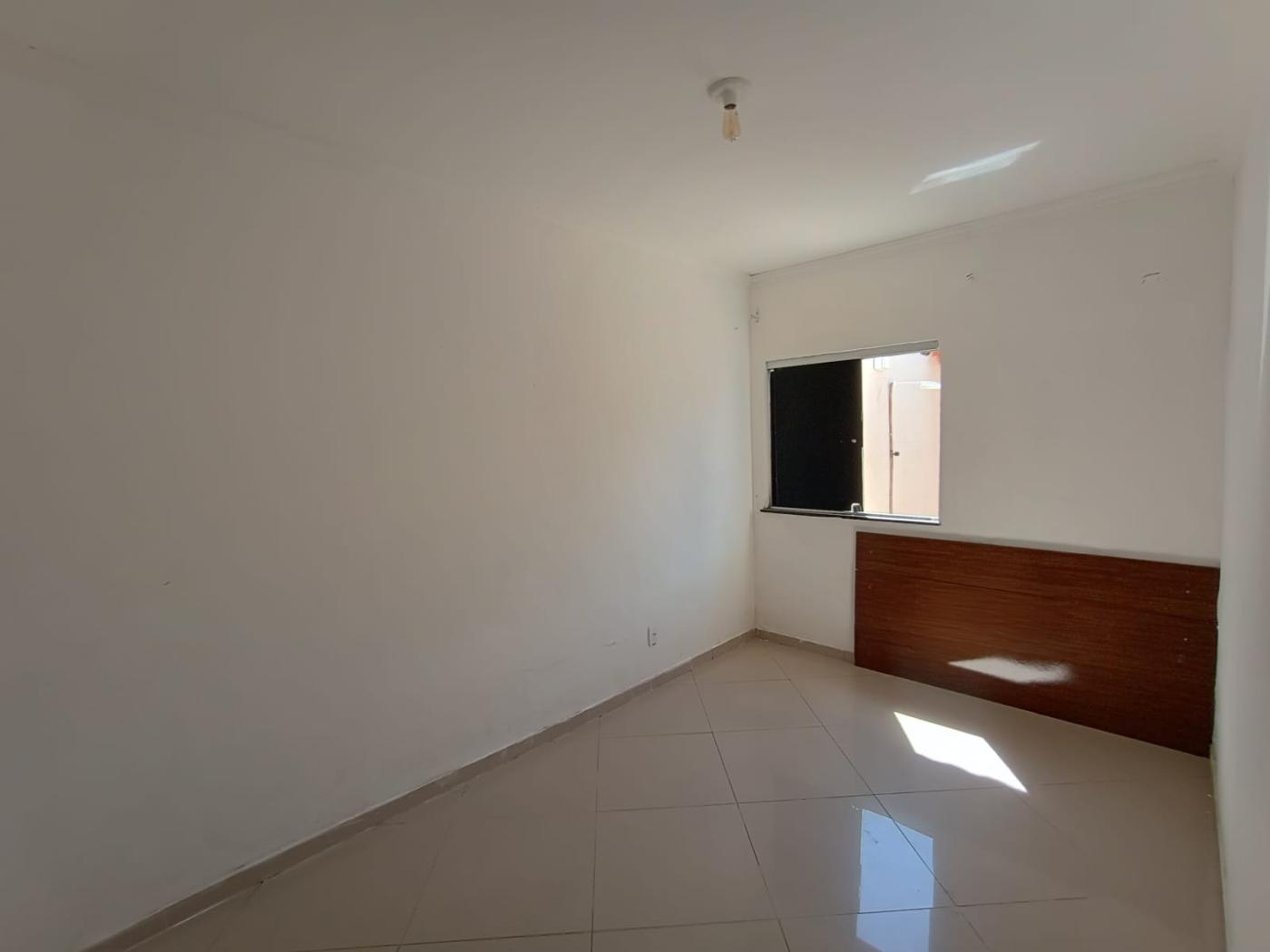 Casa para alugar com 4 quartos, 200m² - Foto 9