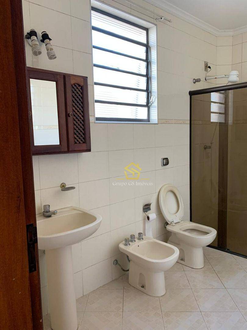 Casa para alugar com 2 quartos, 150m² - Foto 11