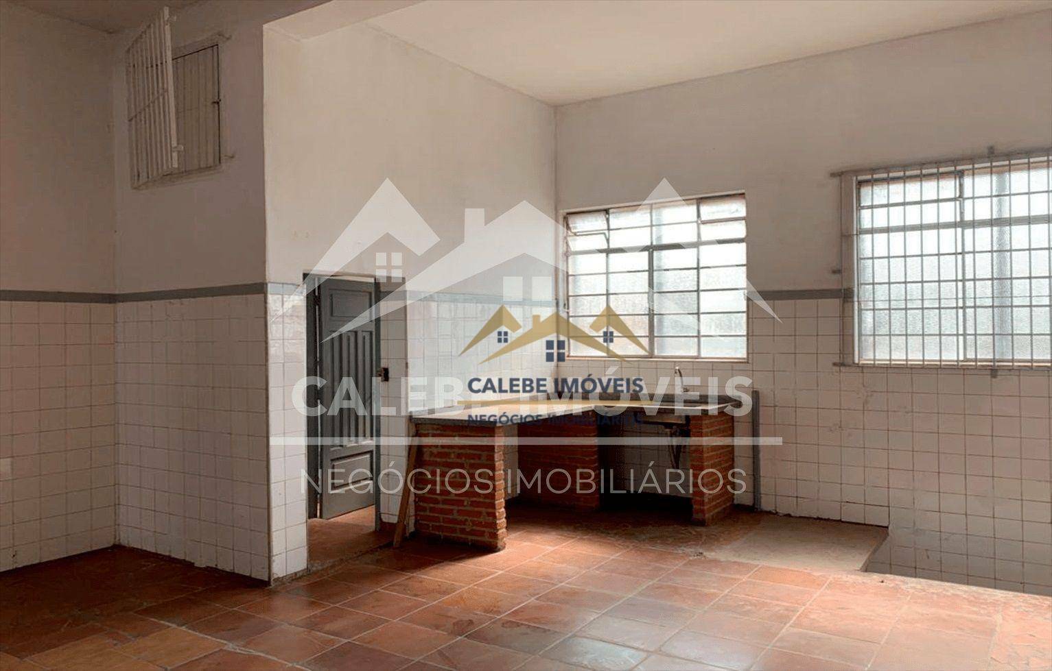 Casa à venda com 1 quarto, 250m² - Foto 4