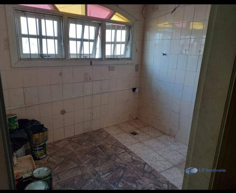 Casa para alugar com 1 quarto, 70m² - Foto 4