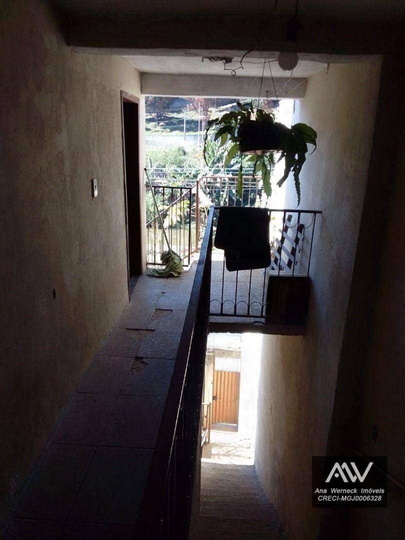 Casa à venda com 6 quartos, 200m² - Foto 39