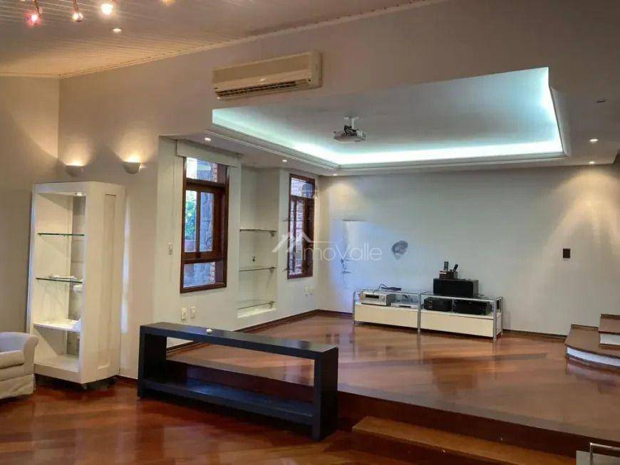 Casa de Condomínio para alugar com 6 quartos, 300m² - Foto 3