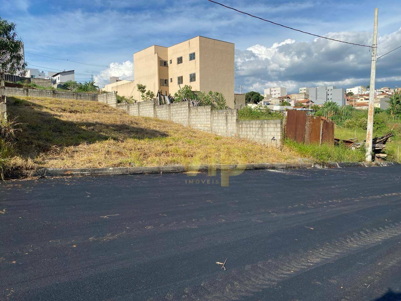 Terreno à venda, 300M2 - Foto 1