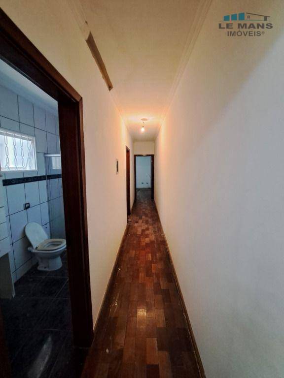 Casa para alugar com 2 quartos, 110m² - Foto 15