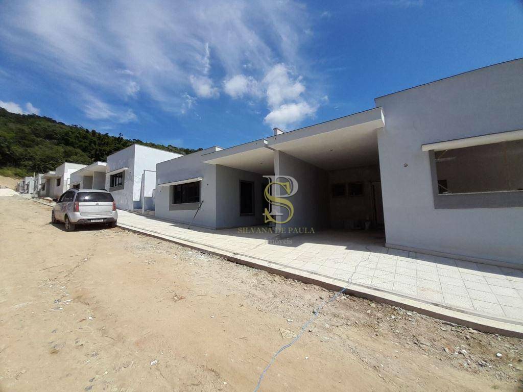 Casa à venda com 2 quartos, 82m² - Foto 4