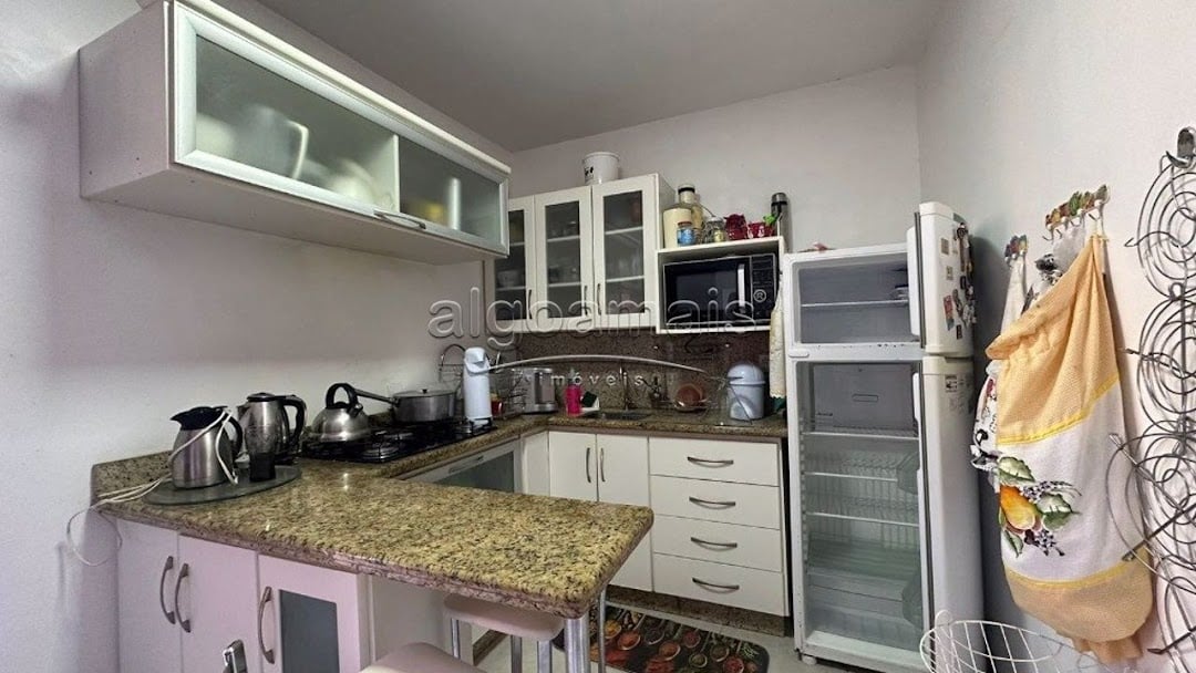 Casa à venda com 3 quartos, 198m² - Foto 8