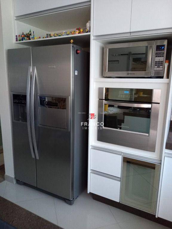 Casa de Condomínio à venda com 3 quartos, 330m² - Foto 20
